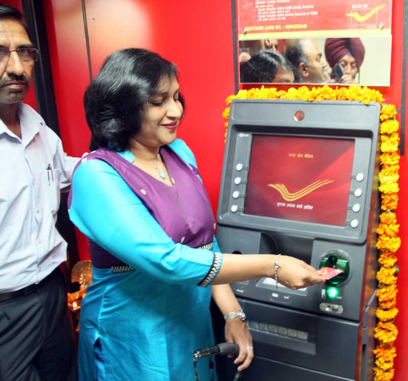 Ms.-Manisha-Bansal-Badal,-Director-Postal-Services-(HQ),-Punjab-and-UT-Chandigarh-inaugurated-the-first-Postal-ATM-at--GPO,-Sector-17-,-Chandigarh