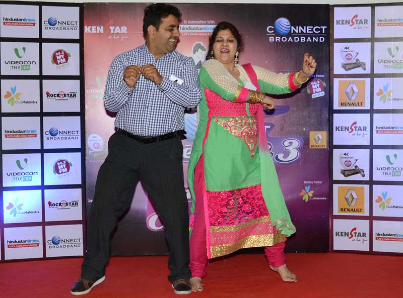 a-couple-performing-during-Amritsar-City-Finale-of-Super-Jodi-3