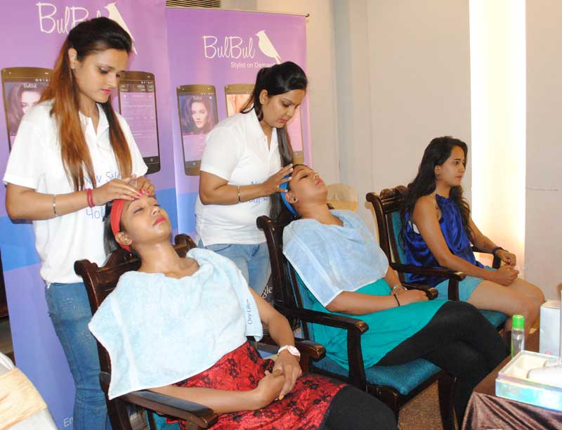 Beauticians-during-the-makeover-session-at-the-launch-of-Bulbul-service-in-Chandigarh..