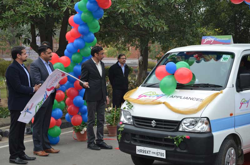 Third-from-Left-Mr-Ravi-Bhat-National-Service-Head-Godrej-Appliances-during-flagging-off-of-Godrej-Appliances-'Smart-Mobile-Service-Van'-at-Mohali-Plant