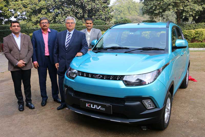 Third-from-Left---Mr-Vivek-Nayer-Chief-Marketing-Officer,-Automotive-Division,-Mahindra-&-Mahindra-Ltd-during--the-launch-of-KUV-100-at-Hotel-Taj-Chandigarh-on-Tuesday