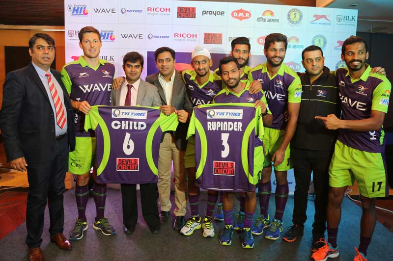‘DELHI-WAVERIDERS’-Unveils-Its-Young-Squad-for-HIL-2016-where-TVS-TYRES-is-the-official-tyre-partner