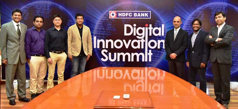 Mr.-Nitin-Chugh,-Country-Head---Digital-Banking-(3rd-from-Right)-with-the_-winners-of-the-Digital-Innovation-Summit.