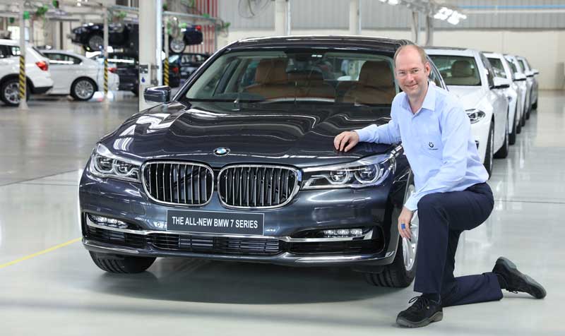 Dr.-Stallkamp,-MD---BMW-Plant-Chennai-with-the-50,000th-car