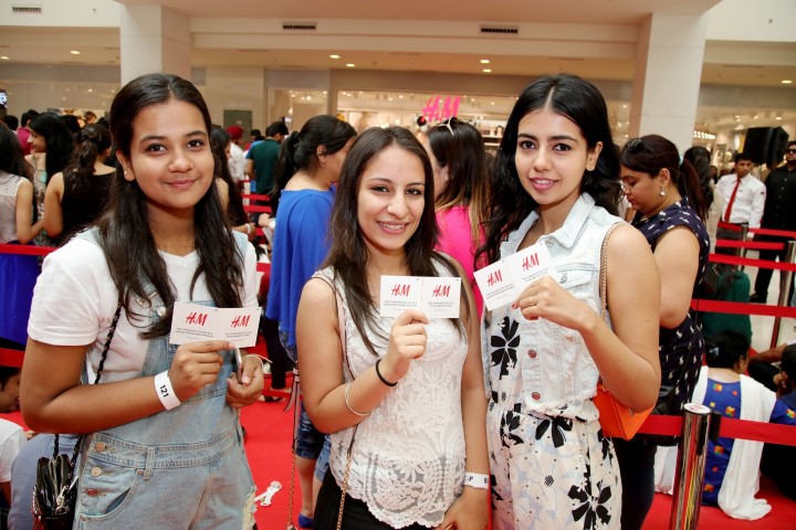 H&M Mohali Store Opening- Happy Customers(1) (Small)