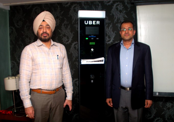 IG Police of Chandigarh, Mr.TS Luthra and President, Uber India, Amit Jain at the launch of Uber Breathalyser (Small)