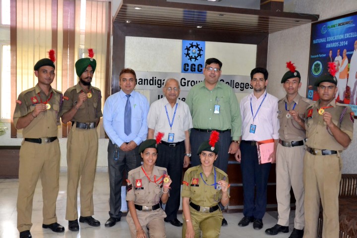 Dr. G. D Bansal, Director General CGC Group & staff with NCC students copy (Small)