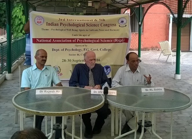 dr-roshan-lal-dahia-right-at-chandigarh-press-club-also-seen-are-dr-rajesh-kumar-and-dr-dean-v-leuven-2-small