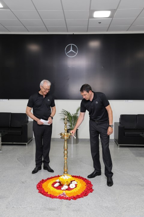 Dr. Till Conrad, Head-Region Overseas Mercedes-Benz Cars and Mr. Roland Folger, MD & CEO, Mercedes-Benz India,lighting the lamp at the inauguration of VPC (Small)