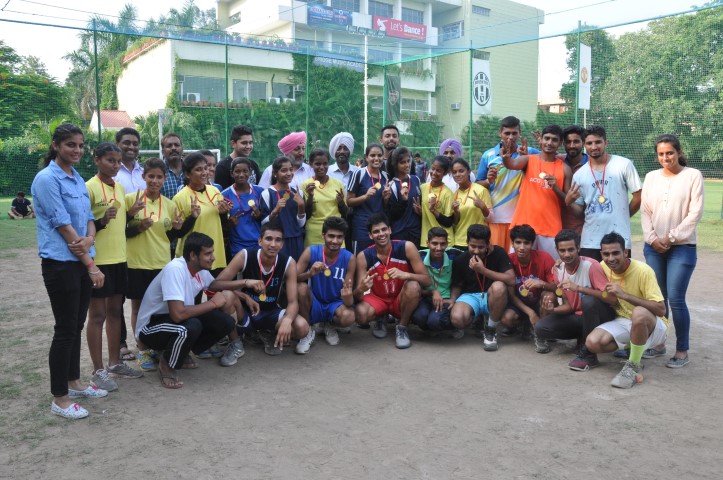 WINNING JUNIOR NET BALL GIRLS (GMGSSS -20)& BOYS TEAM(KHALSA CLUB) 1 (Small)