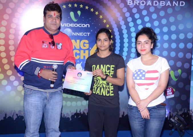 winner-of-popular-youth-talent-hunt-videocon-connect-young-manch-season-4-auditions-in-amritsar-small