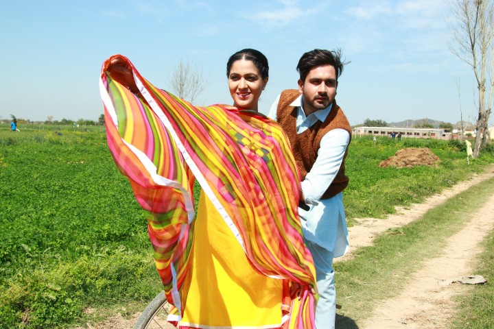 Jonita Doda & Arshdeep Singh scene (Small)