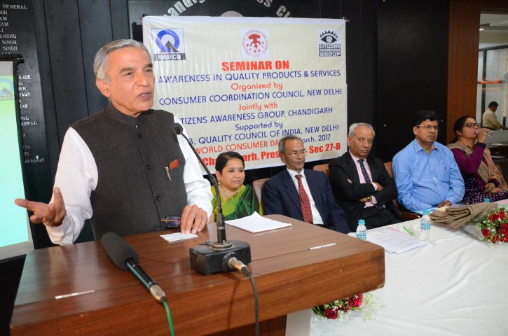 Photo1_Pawan Kumar Bansal, former union minister while speaking at consumer awareness seminar at Chandigarh Press Club on Wednesday (Small)