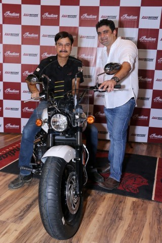 Mr. Pankaj Dubey, MD & Country Head, Polaris India with Mr. Rishi Babbar, CEO, Asco Motors (Small) (Small)