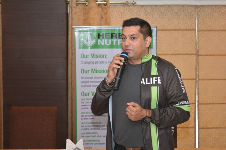 Mr Ajay Khanna – Vice President and General Manager, Herbalife International India addressing media in Ludhiana on Wednesday (1) (Small)